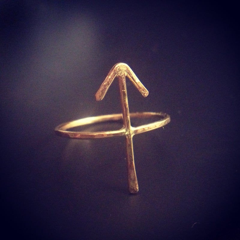Hammered Runic Symbol "Victory" Ring