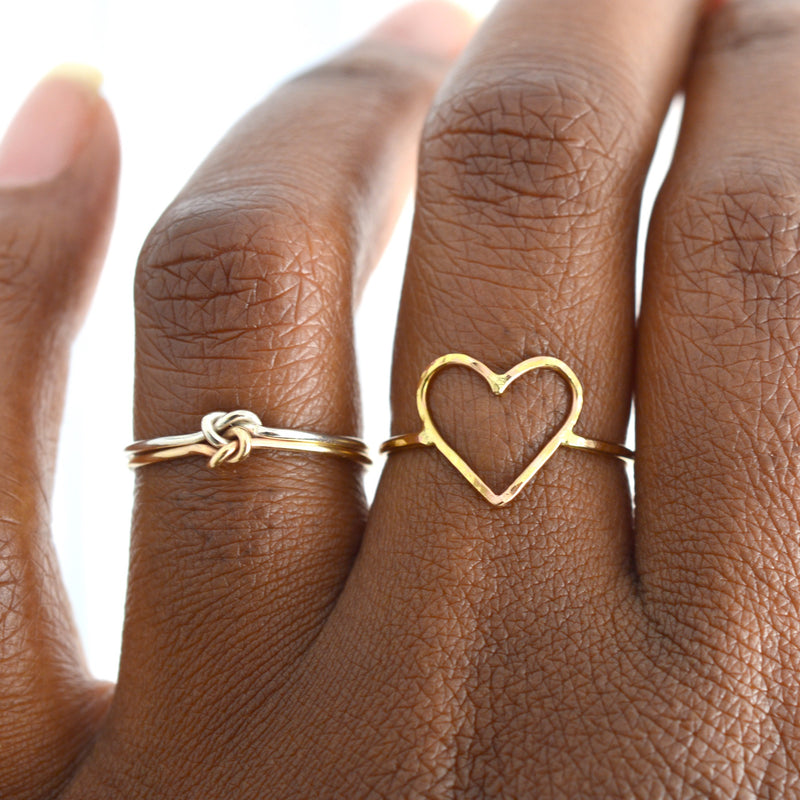 An Exquisite Heart Gold Ring