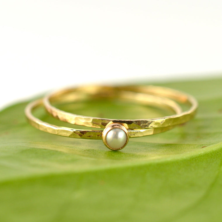 Size 10 / Creamy Pearl Skinny Ring Set of 2