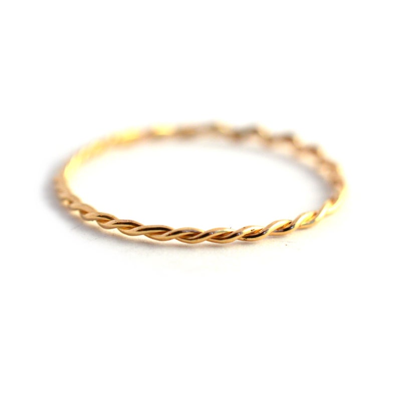Twisted Rope Ring Thread